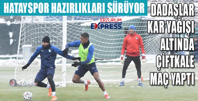 BB Erzurumspor yoğun kar yağışı altında çift kale maç yaptı