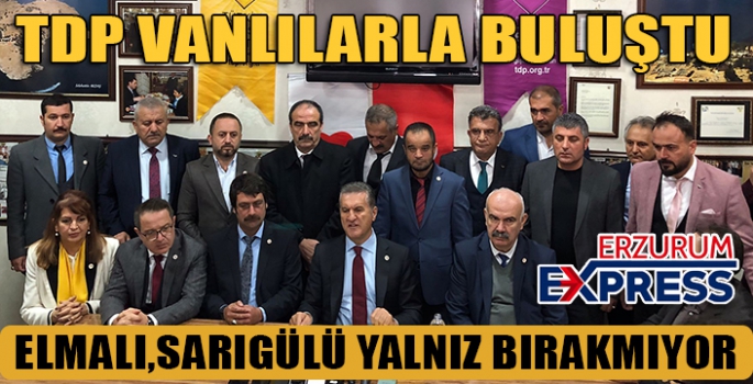 ELMALI SARIGÜLÜ YALNIZ BIRAKMIYOR