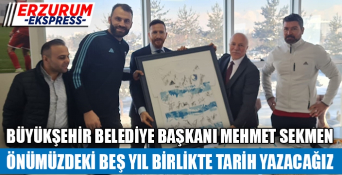 Futbolculardan Sekmen'e teşekkür...