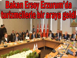 Bakan Ersoy, turizmcilerle bir araya geldi