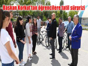 Başkan Ali Korkuttan öğrencilere tatil sürprizi 