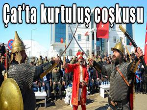  Çatta kurtuluş coşkusu 
