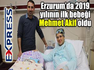 Erzurumda 2019 yılının ilk bebeği Mehmet Akif oldu 