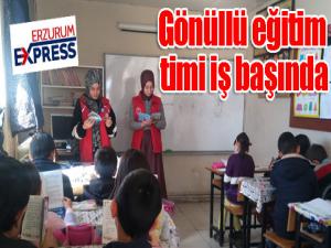 Gönüllü eğitim timi iş başında