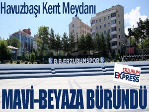 Havuzbaşı Kent Meydanı mavi beyaza büründü