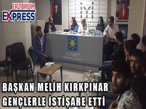 Kırkpınar gençlerle istişare etti.