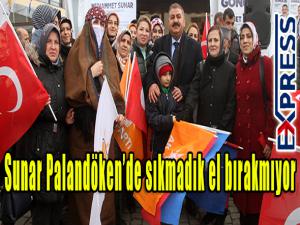 Sunar Palandökende sıkmadık el bırakmıyor 