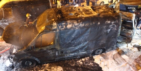 Batman'da park halindeki ambulans yandı