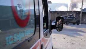 Cizre'de yardıma giden ambulansa ateş açıldı