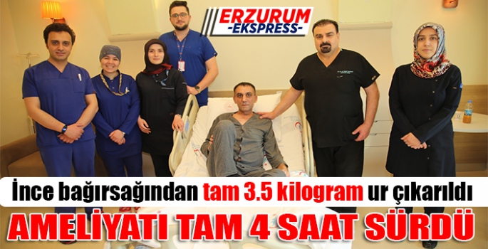 İnce bağırsağından 3.5 kilogram ur çıkarıldı