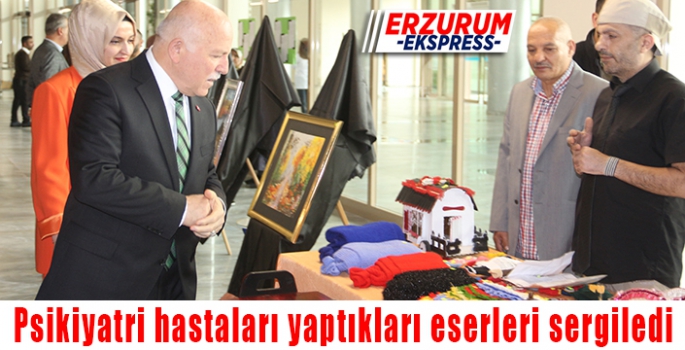 Psikiyatri hastaları yaptıkları eserleri sergiledi