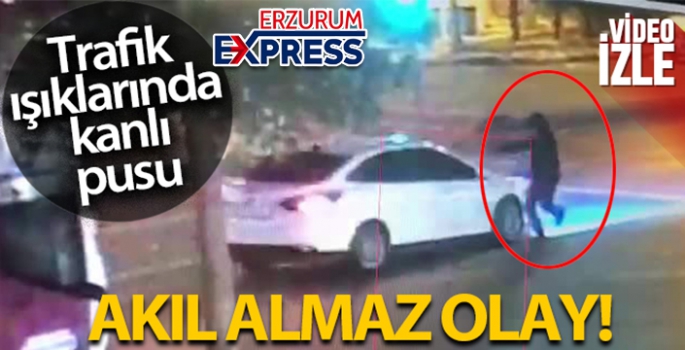 Trafik ışıklarında silahlı saldırı kamerada