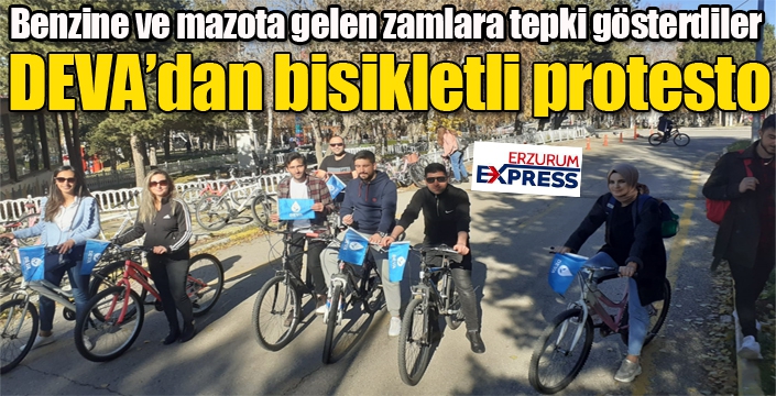 Akaryakıta gelen zamları bisiklete binerek protesto ettiler...