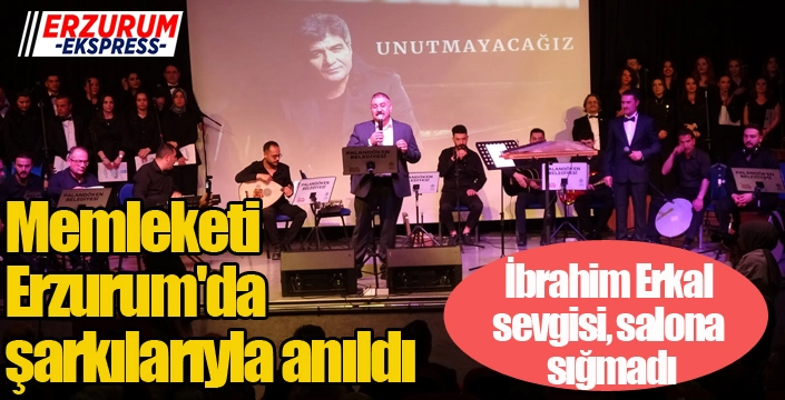 İbrahim Erkal sevgisi, salona sığmadı