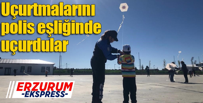 Uçurtmalarını polis eşliğinde uçurdular